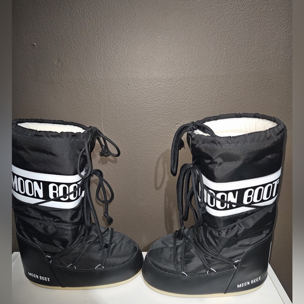 Moon Boot Black Snow Boots
